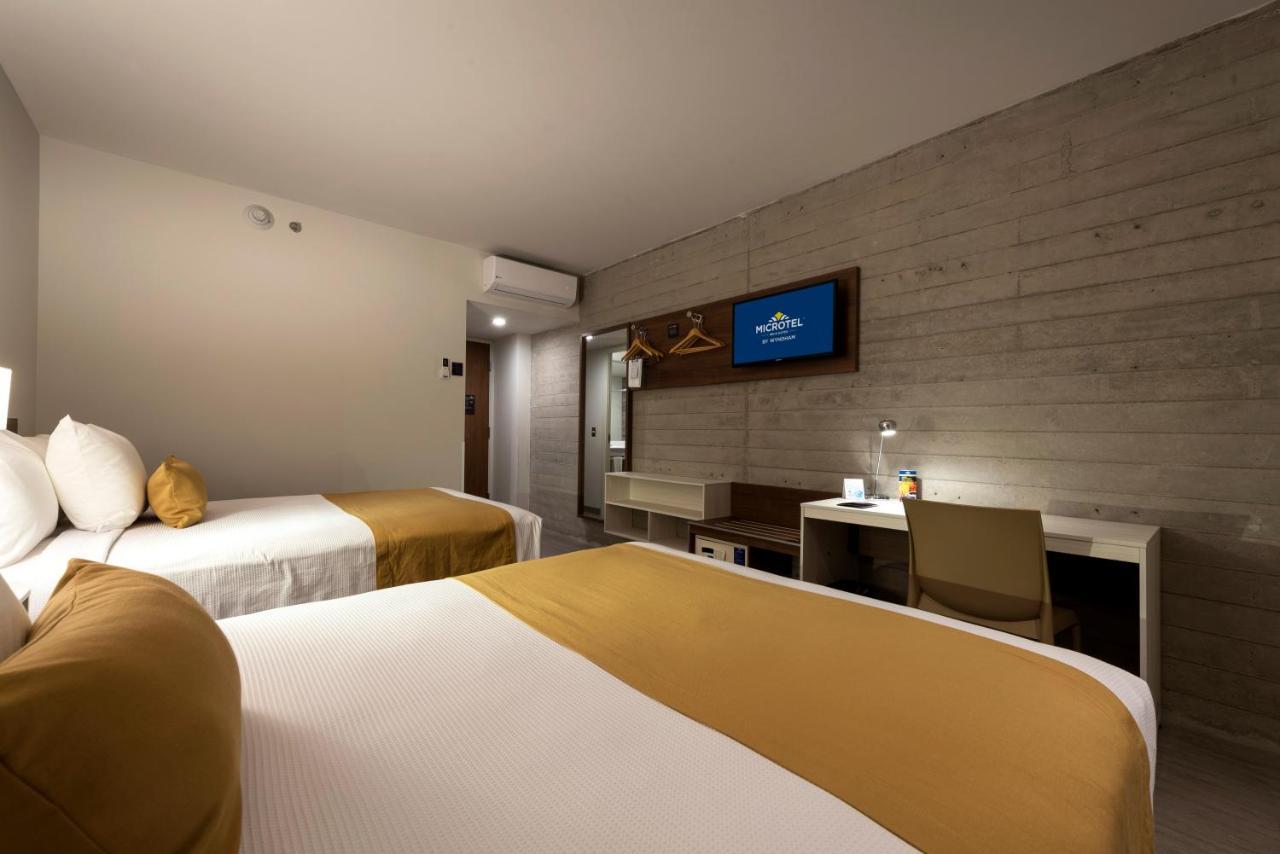 Microtel Inn & Suites By Wyndham Guadalajara Sur Palomar Exterior foto
