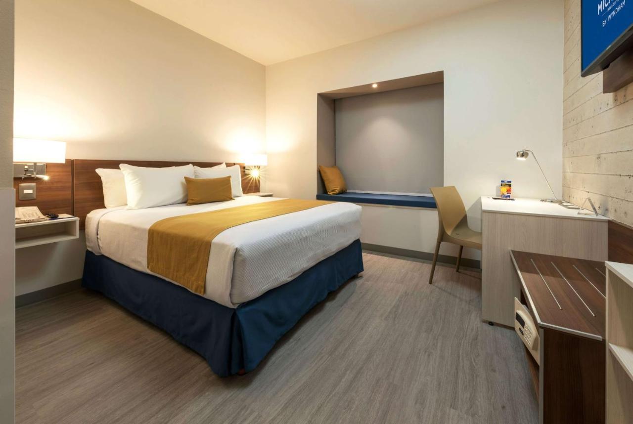 Microtel Inn & Suites By Wyndham Guadalajara Sur Palomar Exterior foto
