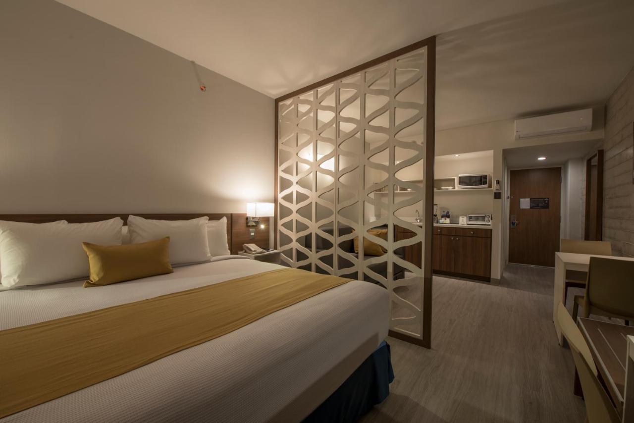 Microtel Inn & Suites By Wyndham Guadalajara Sur Palomar Exterior foto