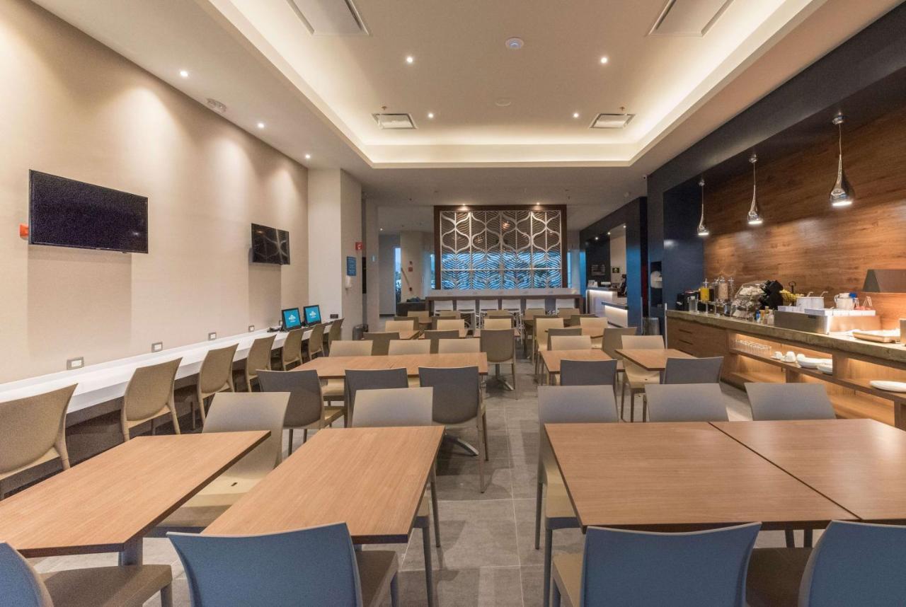 Microtel Inn & Suites By Wyndham Guadalajara Sur Palomar Exterior foto